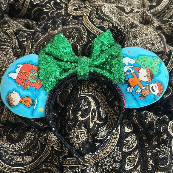 Charlie Brown and Snoopy Christmas Themed Mickey Mouse ears headband - Picture 1 of 3